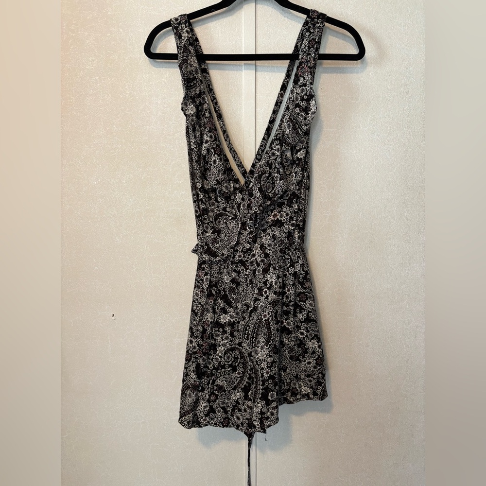 Free People  |Black and White Floral Romper | Size 4